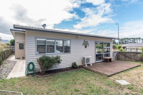 Photo of property in 15 Kennedy Place, Waikanae Beach, Waikanae, 5036