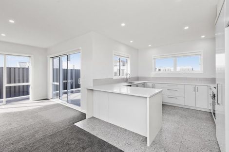 Photo of property in 102 Eriksen Road, Te Awa, Napier, 4110