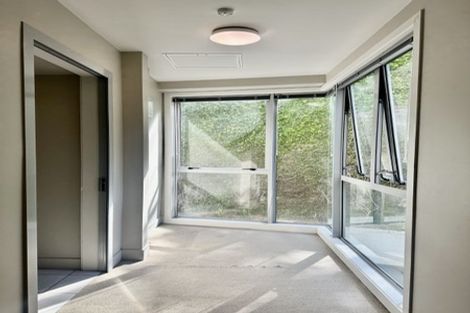 Photo of property in The Capital, 4/370 Oriental Parade, Oriental Bay, Wellington, 6011