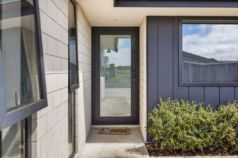 Photo of property in 35 County Drive, Hawera, 4610