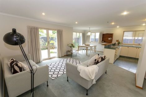 Photo of property in 2/9 Elmwood Road, Strowan, Christchurch, 8052