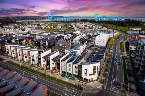 Photo of property in 95 Hobsonville Road, Hobsonville, Auckland, 0616