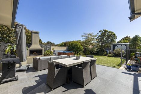 Photo of property in 49 Shelter Grove, Frankleigh Park, New Plymouth, 4310