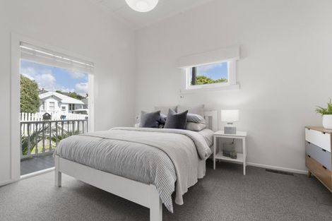 Photo of property in 8 Rutland Road, Stanley Point, Auckland, 0624