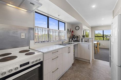 Photo of property in 133a Vodanovich Road, Te Atatu South, Auckland, 0610