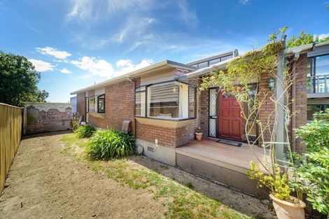 Photo of property in 42a Clifton Terrace, Fitzherbert, Palmerston North, 4410