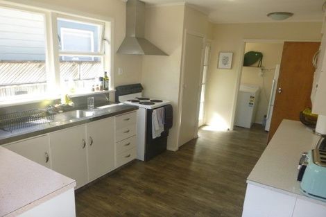 Photo of property in 4 Central Terrace, Alicetown, Lower Hutt, 5010