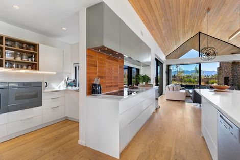 Photo of property in 14 Deans Drive, Wanaka, 9305