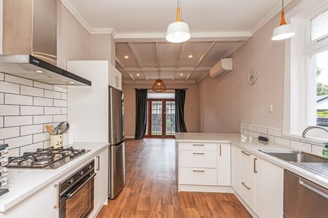 Photo of property in 322 College Street, West End, Palmerston North, 4410