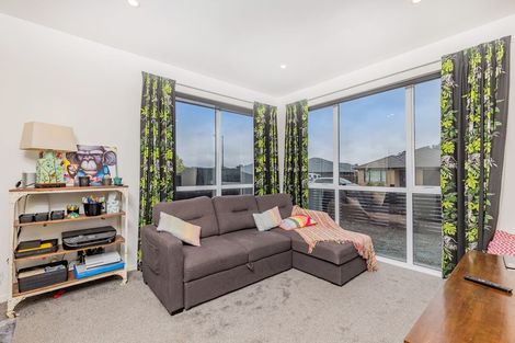 Photo of property in 5 Ropere Street, Kumeu, 0810