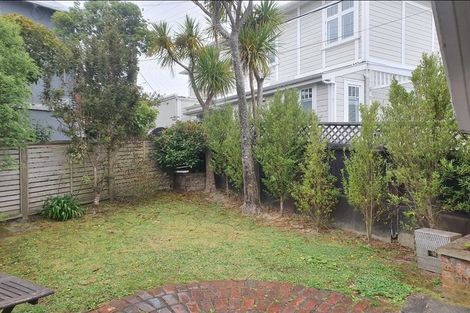 Photo of property in 64 Central Terrace, Kelburn, Wellington, 6012
