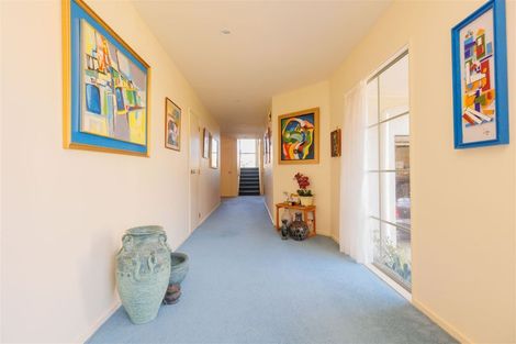 Photo of property in 6 Gresford Place, Churton Park, Wellington, 6037