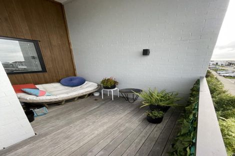 Photo of property in 9/1 Genevieve Lane, Hobsonville, Auckland, 0616