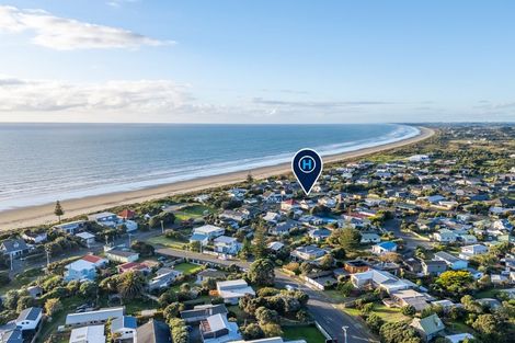 Photo of property in 114 Field Way, Waikanae Beach, Waikanae, 5036