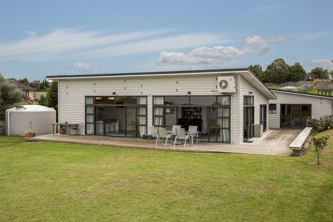 Photo of property in 18 Omana Avenue, Shelly Beach, Helensville, 0874