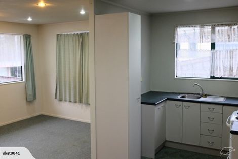 Photo of property in 10b Kaponga Crescent, New Lynn, Auckland, 0600