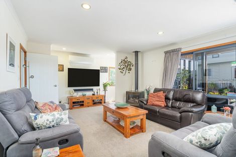 Photo of property in 15 Martin Place, Cooks Beach, Whitianga, 3591