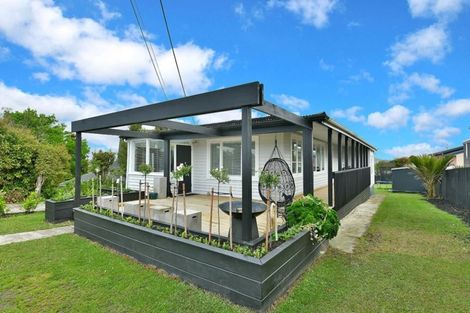 Photo of property in 19 Vipond Road, Stanmore Bay, Whangaparaoa, 0932