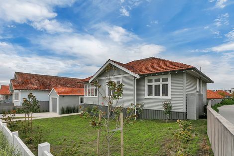 Photo of property in 1 Cochrane Road, Hobsonville, Auckland, 0616