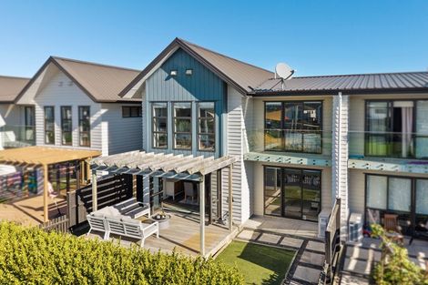 Photo of property in 21 Irving Place, Hobsonville, Auckland, 0616