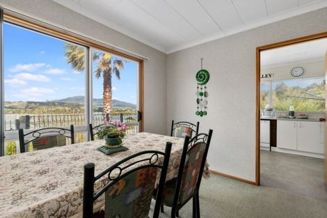 Photo of property in 27 Point Street, Raglan, 3225