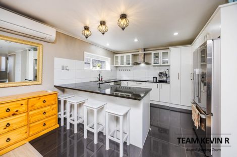 Photo of property in 144 Keri Vista Rise, Papakura, 2110