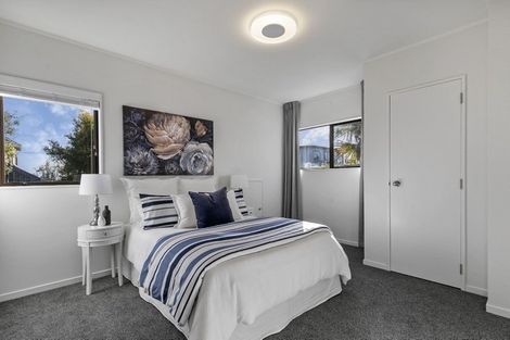 Photo of property in 2/60 Rangatira Road, Beach Haven, Auckland, 0626