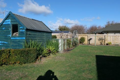 Photo of property in 69 Guildford Drive, Paraparaumu, 5032