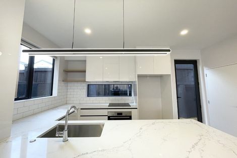 Photo of property in 44e Sylvan Crescent, Te Atatu South, Auckland, 0610