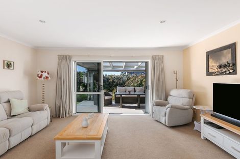 Photo of property in 15 Parkland Rise, Omokoroa, 3114