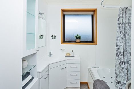 Photo of property in 37 Renfrew Street, Waikiwi, Invercargill, 9810