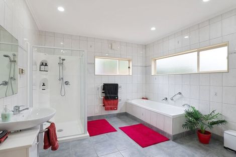 Photo of property in 14 Field Way, Waikanae Beach, Waikanae, 5036