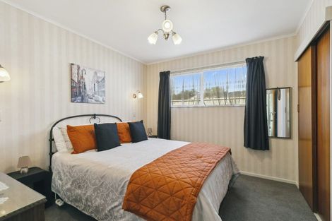 Photo of property in 8 Halswater Drive, Churton Park, Wellington, 6037