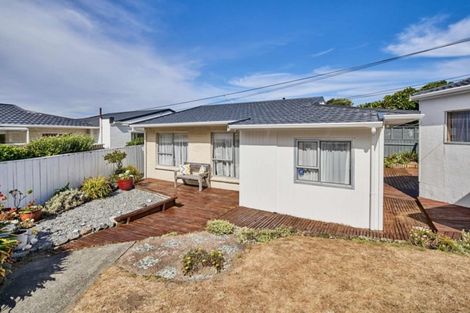 Photo of property in 1 Ferry Street, Seatoun, Wellington, 6022