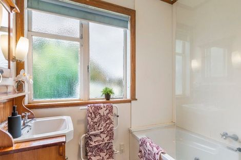 Photo of property in 39 Muir Avenue, Mangere Bridge, Auckland, 2022