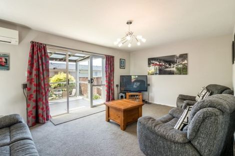 Photo of property in 2/11 Manatu Lane, Waltham, Christchurch, 8023
