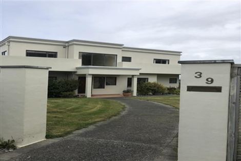 Photo of property in 39 Arahiwi Grove, Tirohanga, Lower Hutt, 5010