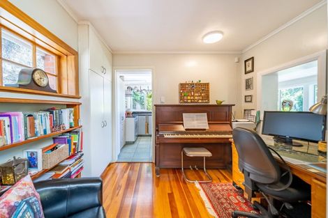 Photo of property in 3 Waitohu Road, York Bay, Lower Hutt, 5013