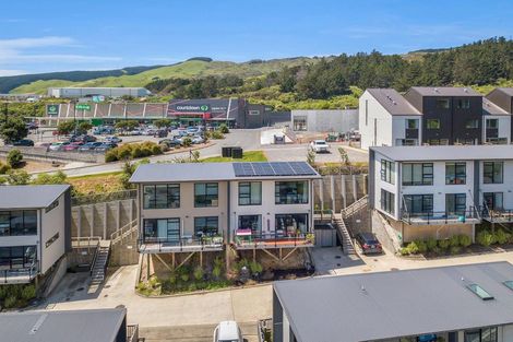 Photo of property in 7 Ara Patukawenga, Tawa, Wellington, 5028