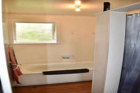 Photo of property in 54 Kuku Beach Road, Kuku, Levin, 5570