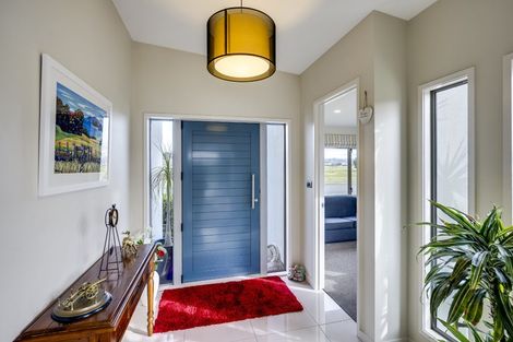 Photo of property in 52 Orotu Drive, Poraiti, Napier, 4112