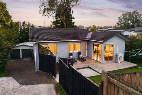 Photo of property in 34 Kelman Road, Kelston, Auckland, 0602