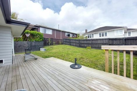 Photo of property in 53a Sunnyside Road, Sunnyvale, Auckland, 0612