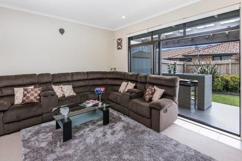 Photo of property in 12 Derg Place, East Tamaki, Auckland, 2013