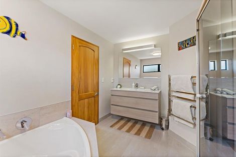 Photo of property in 2/33 Milford Road, Milford, Auckland, 0620