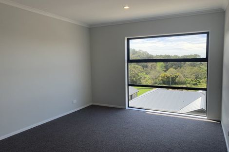 Photo of property in 15 William Calvert Drive, Swanson, Auckland, 0614