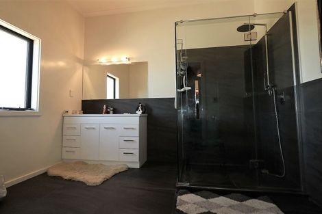 Photo of property in 5 Hartley Avenue, Carterton, 5713