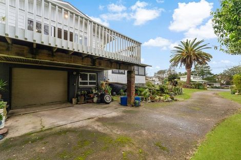 Photo of property in 4 Palmer Avenue, Glen Eden, Auckland, 0602