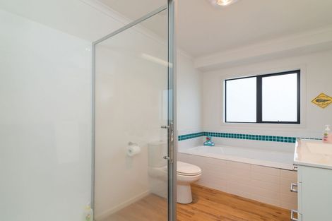 Photo of property in 62 Kenrigg Road, Kinloch, Taupo, 3377