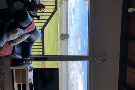 Photo of property in 14 Kaanapali Place, Wattle Downs, Auckland, 2103